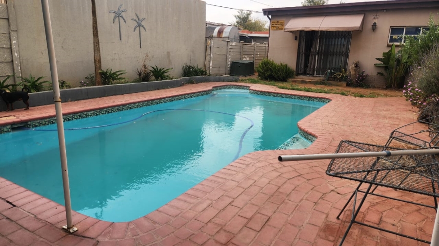 3 Bedroom Property for Sale in Protea Park North West